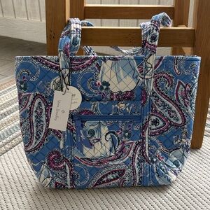 New NWT Vera Bradley Disney Princess Cinderella Paisley Small Vera Tote